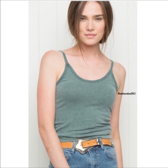 Brandy Melville Tops - brandy melville cropped tank top